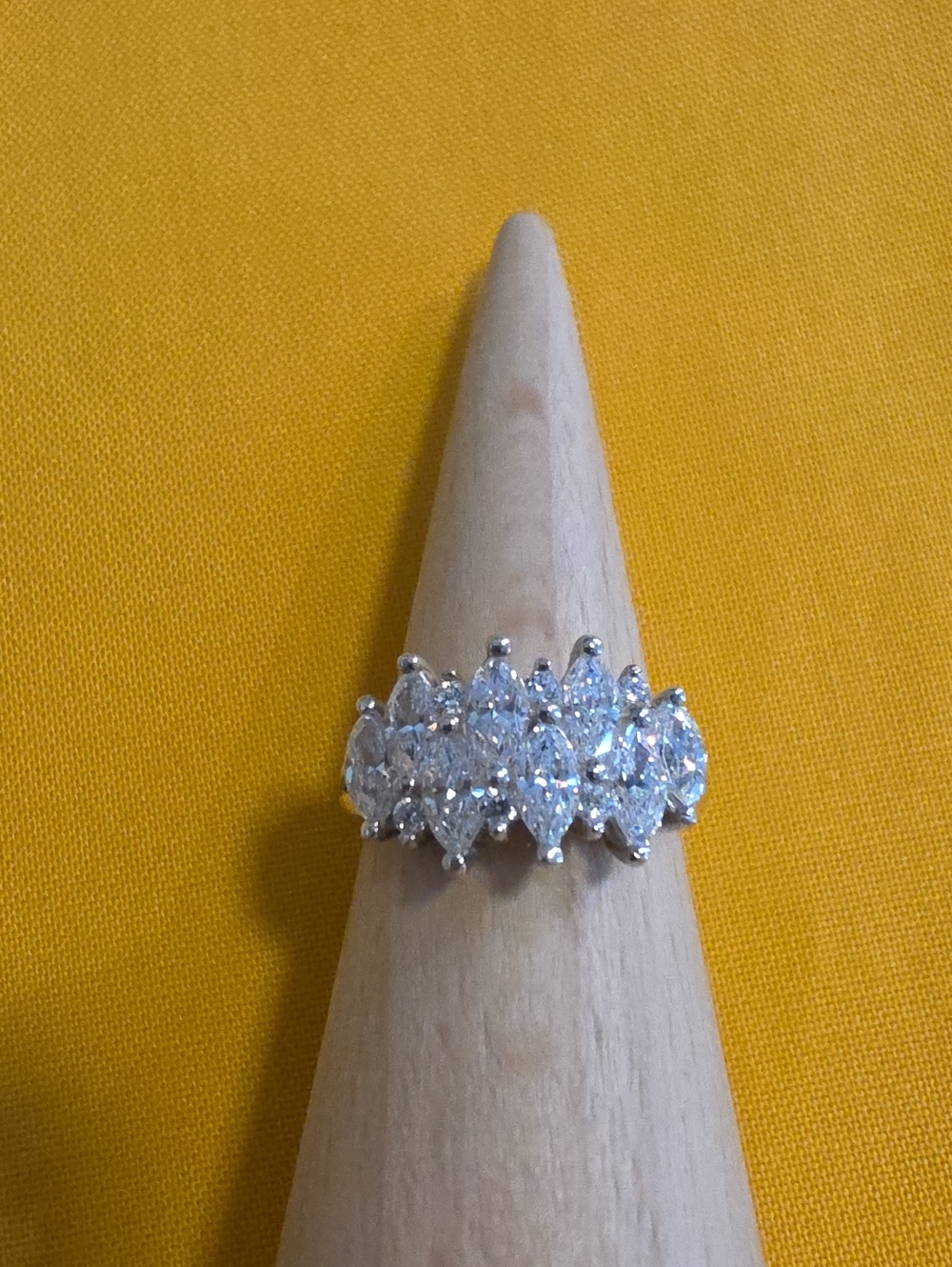 Sterling & Graduated Cubic Zirconia Stones ▪︎  Vintage Style Cocktail Ring 💍